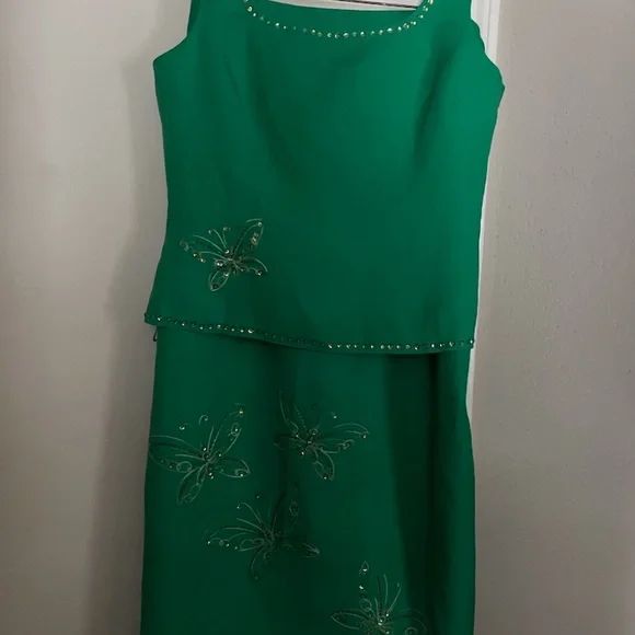 Jessica Howard 2 Piece Kelly Green Top and Long Skirt, Size 12 - Picture 5 of 7